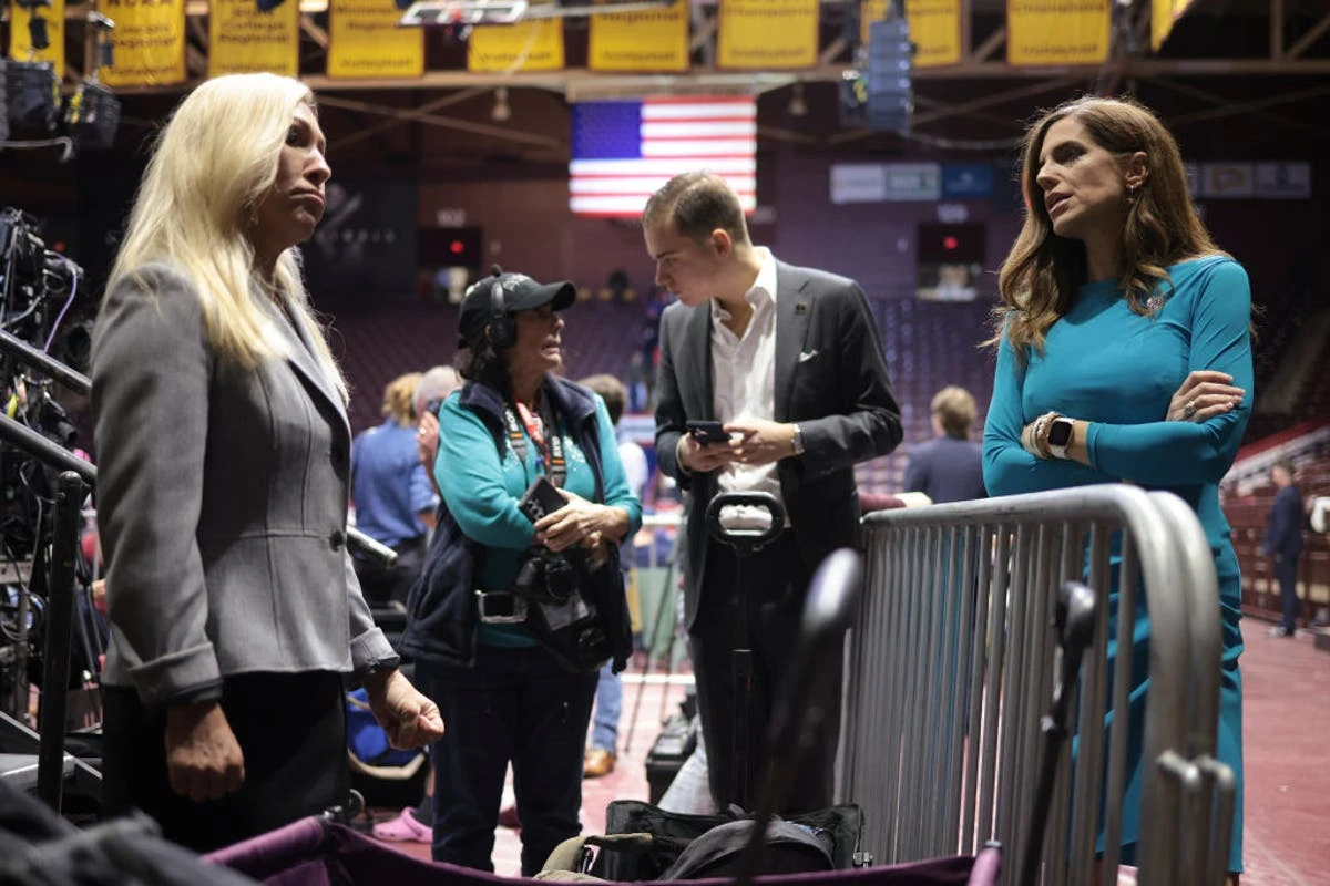 Hyper-online Republicans are now running deeply bizarre campaigns