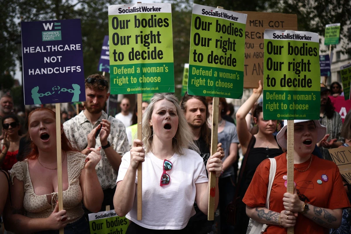 MPs vote to decriminalise abortion in historic move