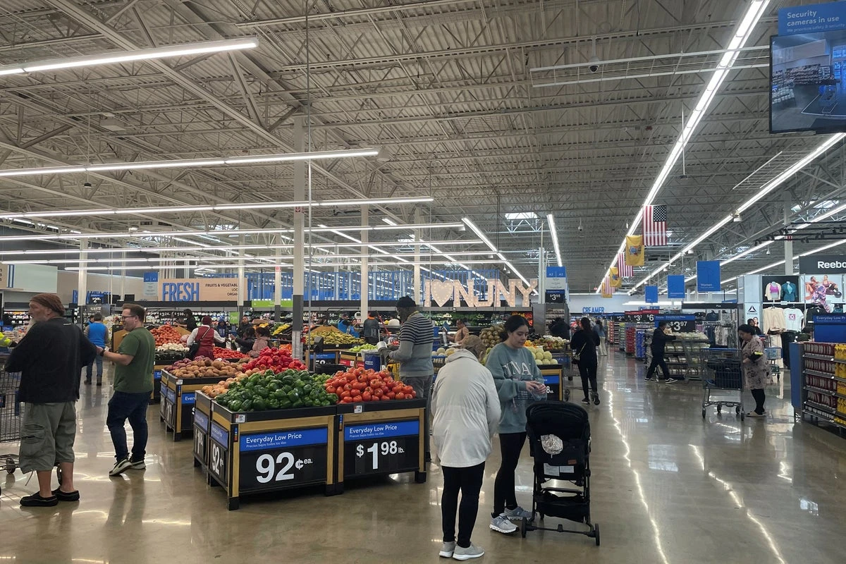 Walmart worries Wall Street by yanking economic expectations report