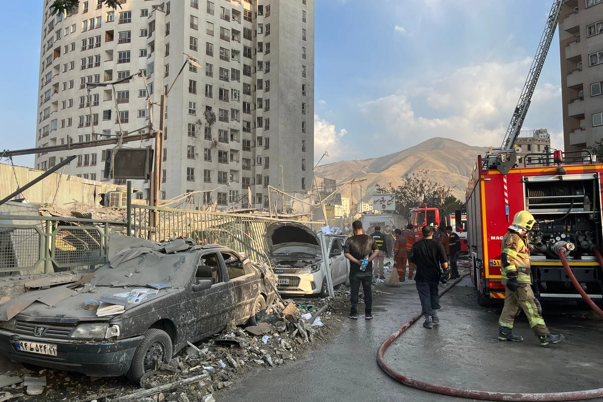 Israel targets nuclear sites and military commanders in major strike