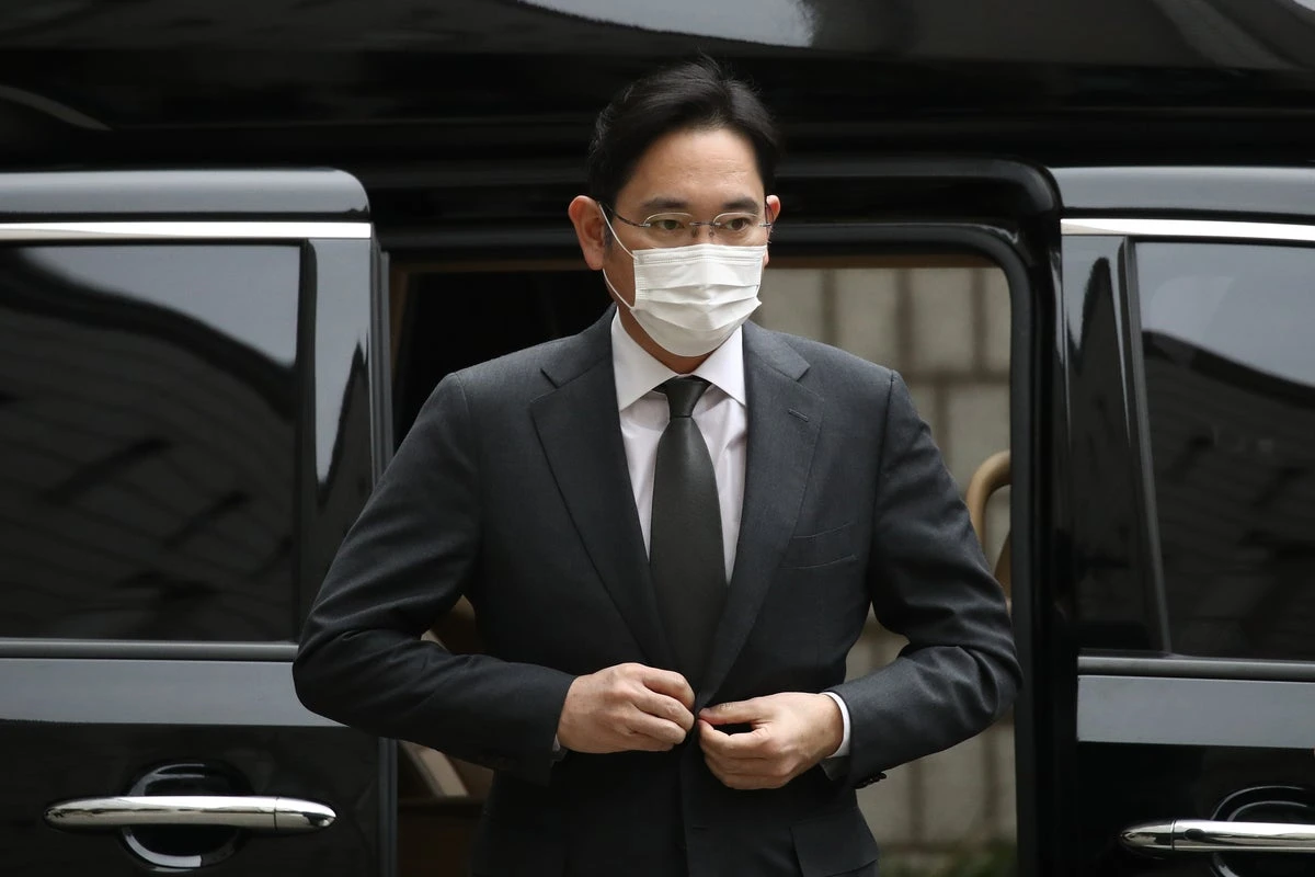 South Korean court clears Samsung chairman in merger fraud case