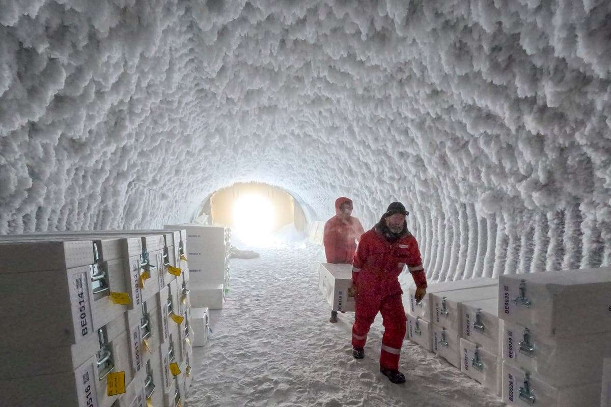 Scientists drill deep into the earth to pull 1.2 million-year-old ice