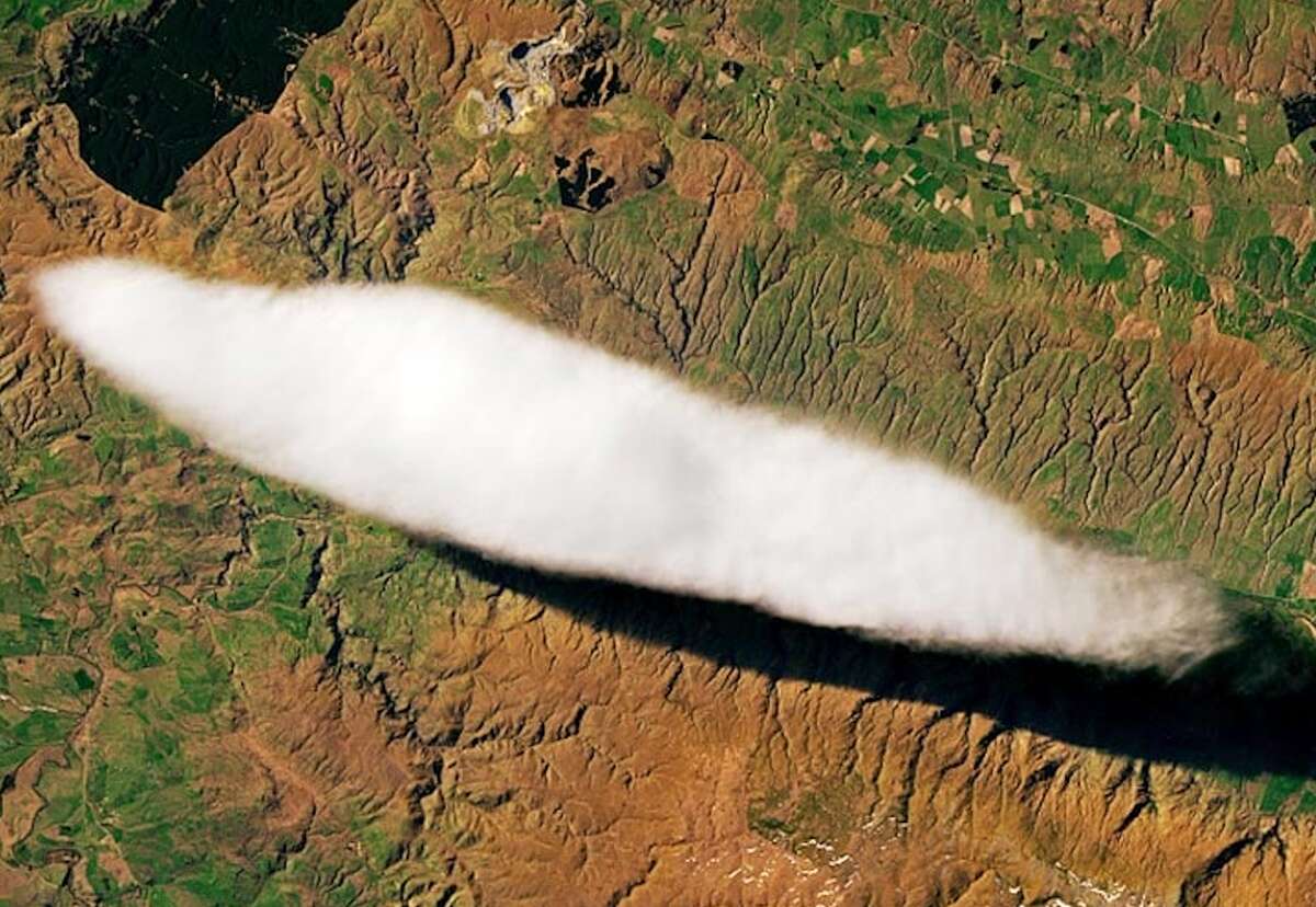 Bizarre ‘pet cloud’ appears again above exact same spot in New Zealand