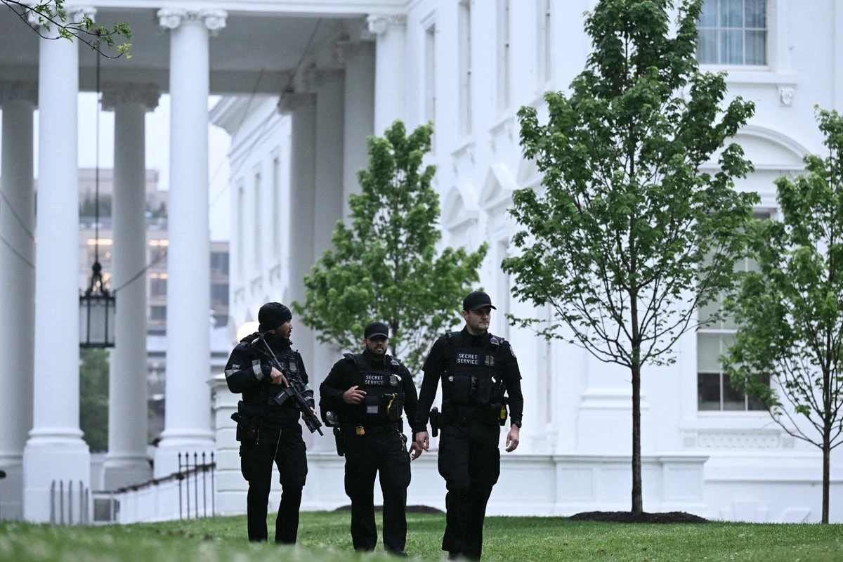 White House shooting live: Two people were shot near mansion