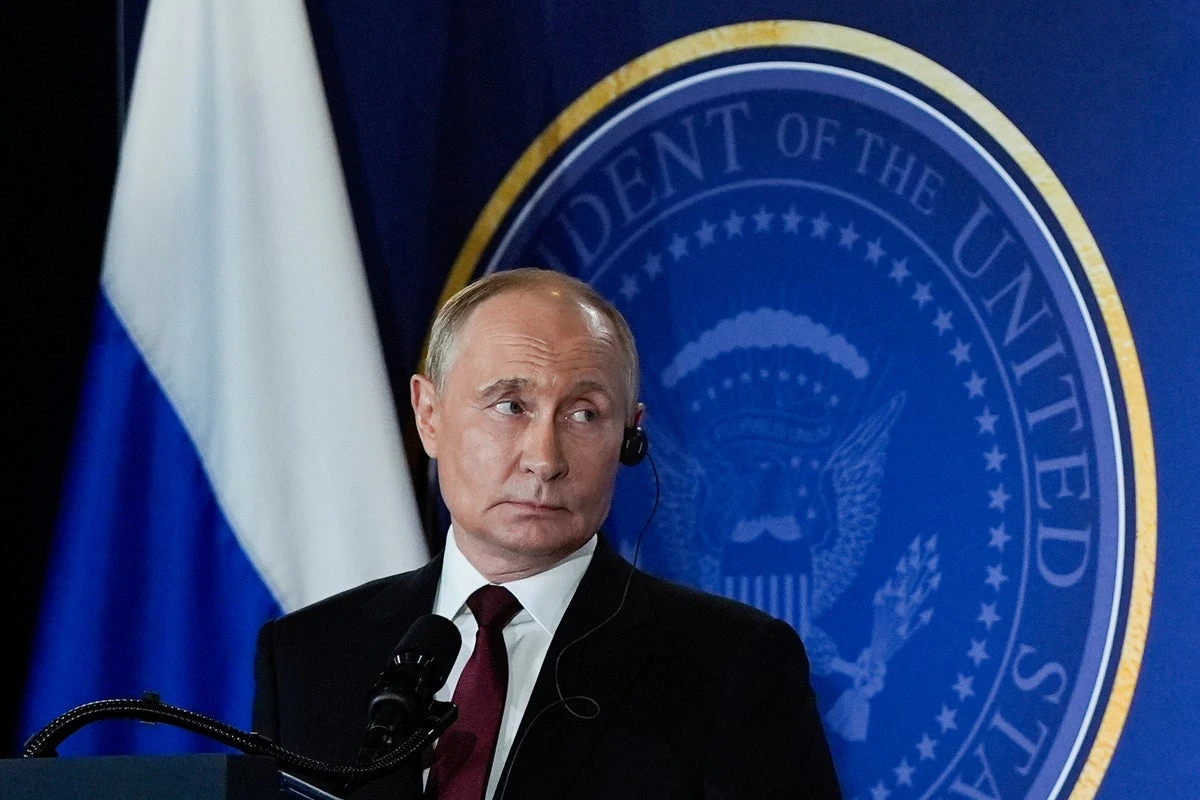 Ukraine war live: Kyiv ‘pushes Russia forces 2km back’ hours after Putin’s new demand