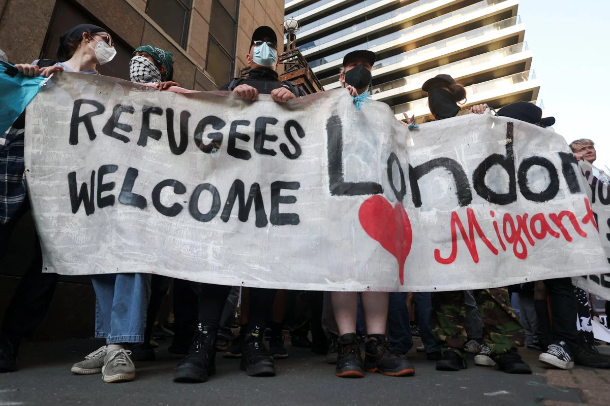 Two arrested during demonstrations outside Canary Wharf hotel