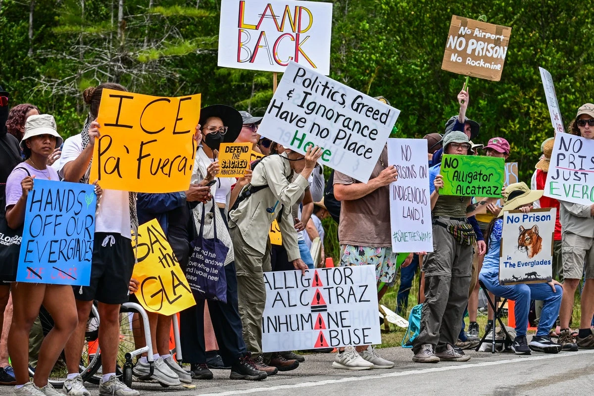 Indiana announces a ‘Speedway Slammer’ to house migrants