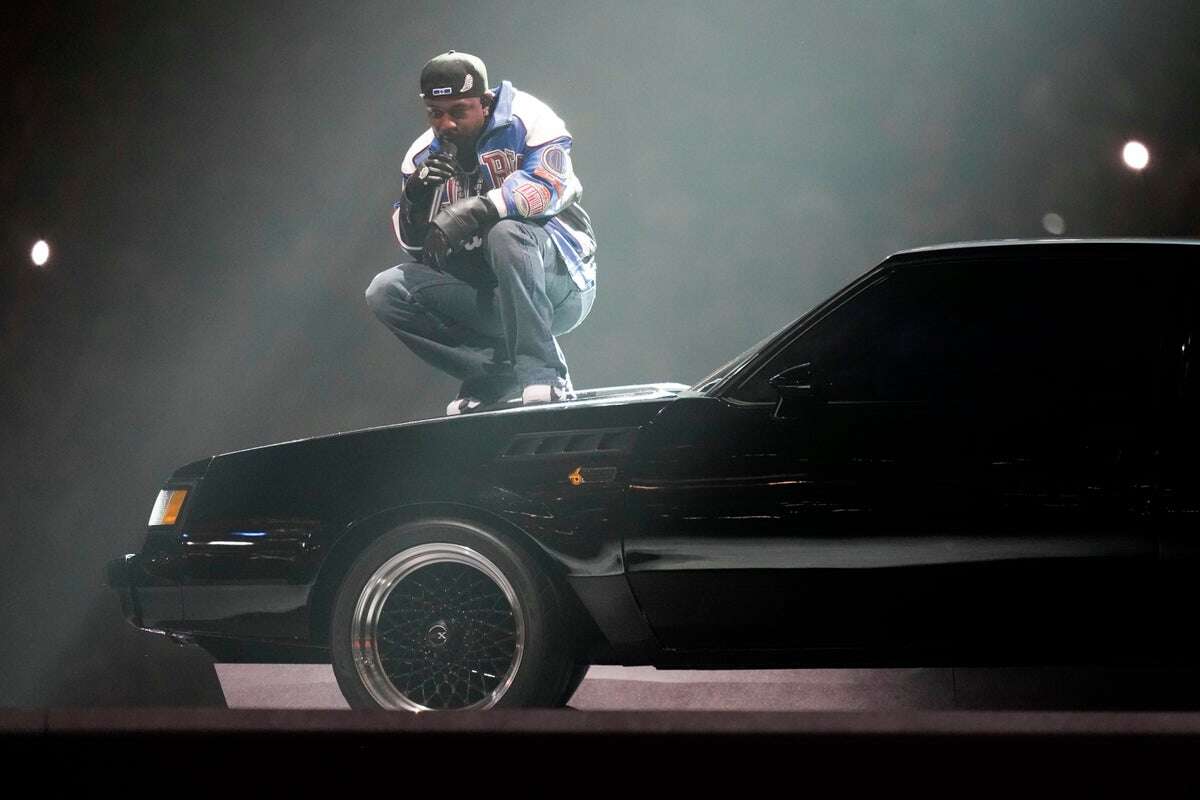 Kendrick Lamar’s Drake-baiting at the Super Bowl was a smoke-screen