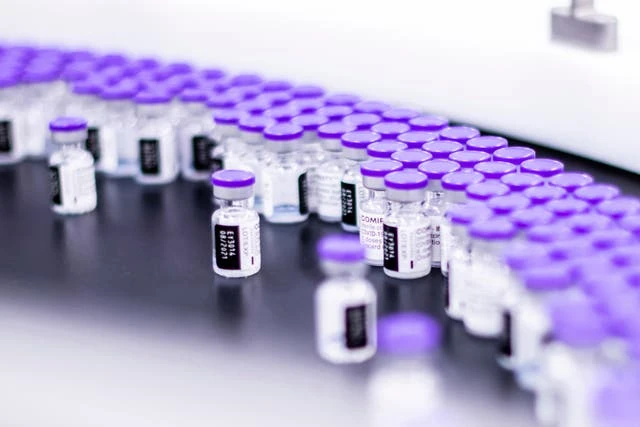 Covid -19: Pfizer and BioNTech seek approval for a vaccine booster