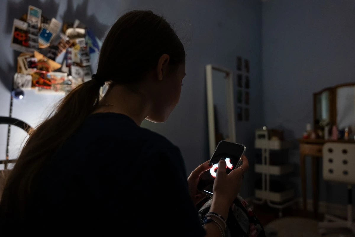 New York reveals bid to stop kids becoming addicted to social media