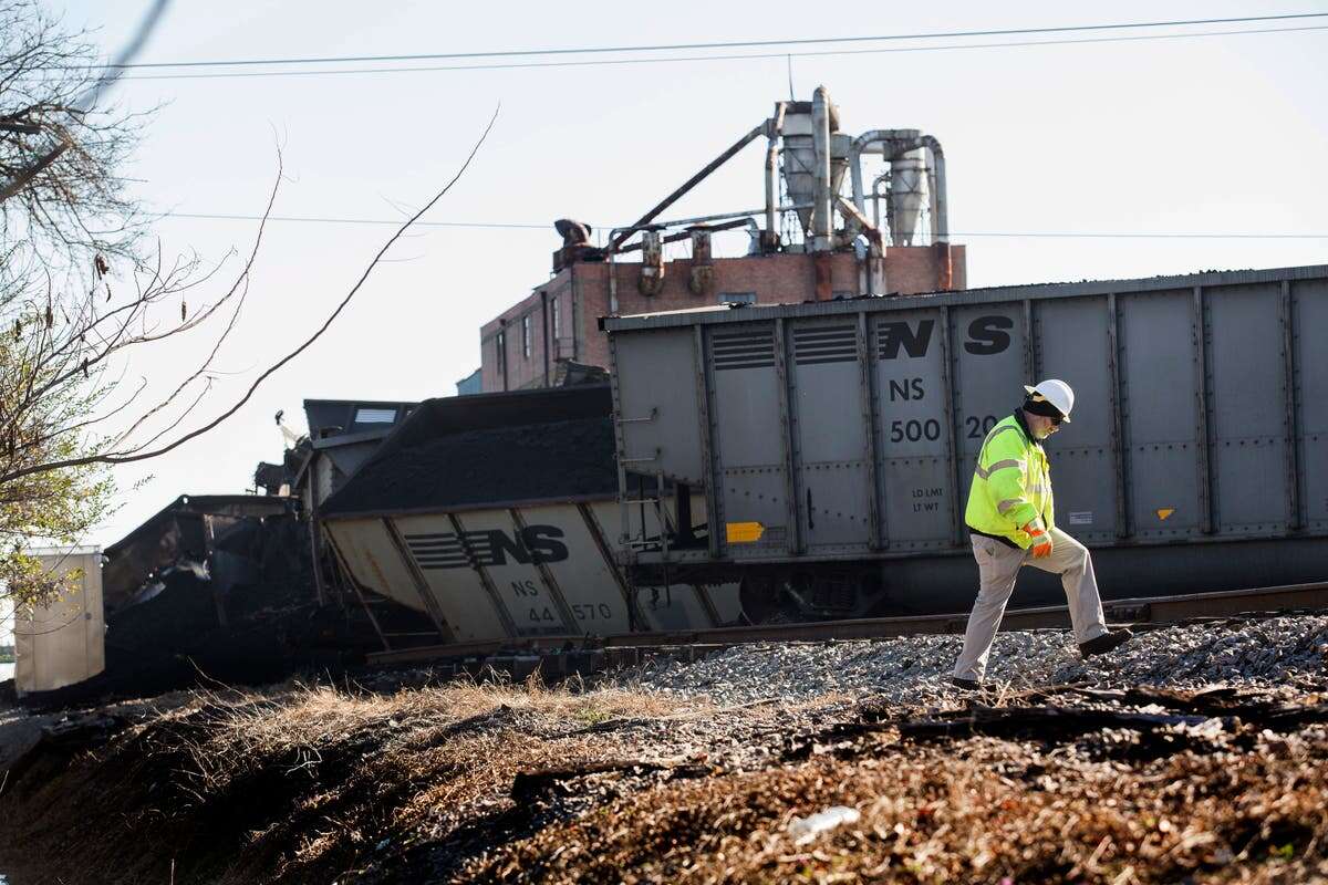 Norfolk Southern sparks safety concerns with new inspection rule