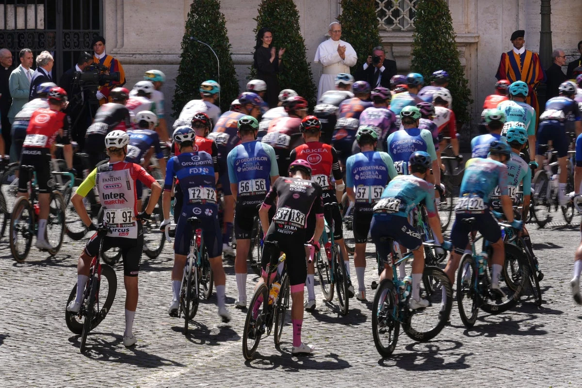 Pope Leo XIV blesses cyclists competing in the Giro d’Italia