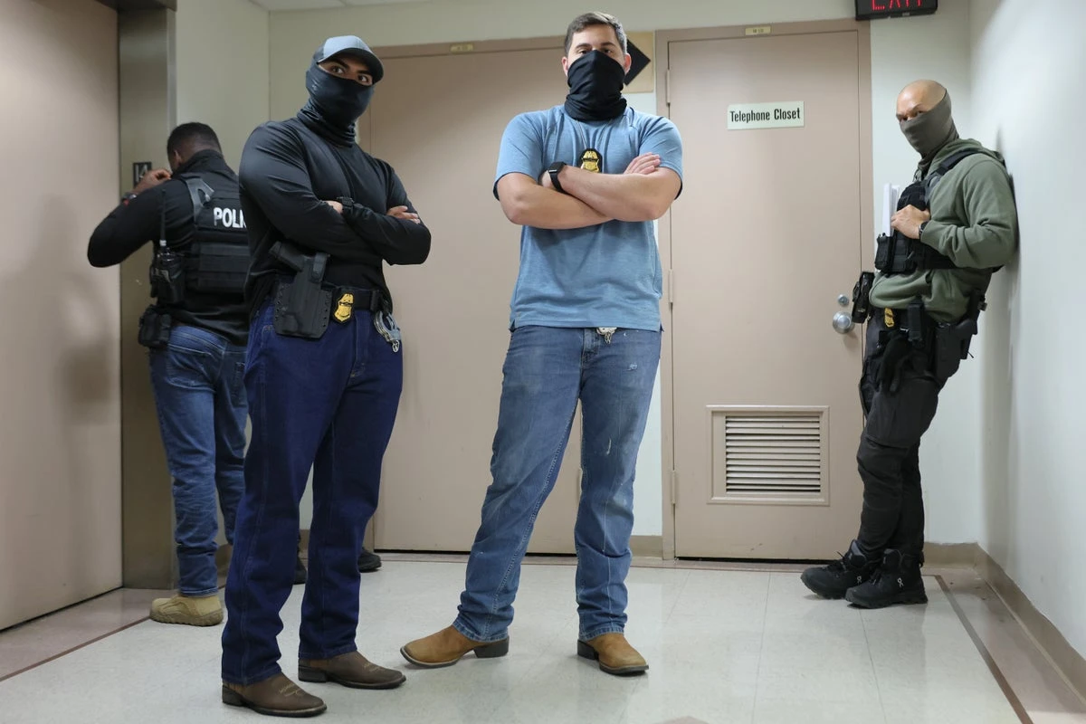 ICE recruits in training failed criminal background checks: report