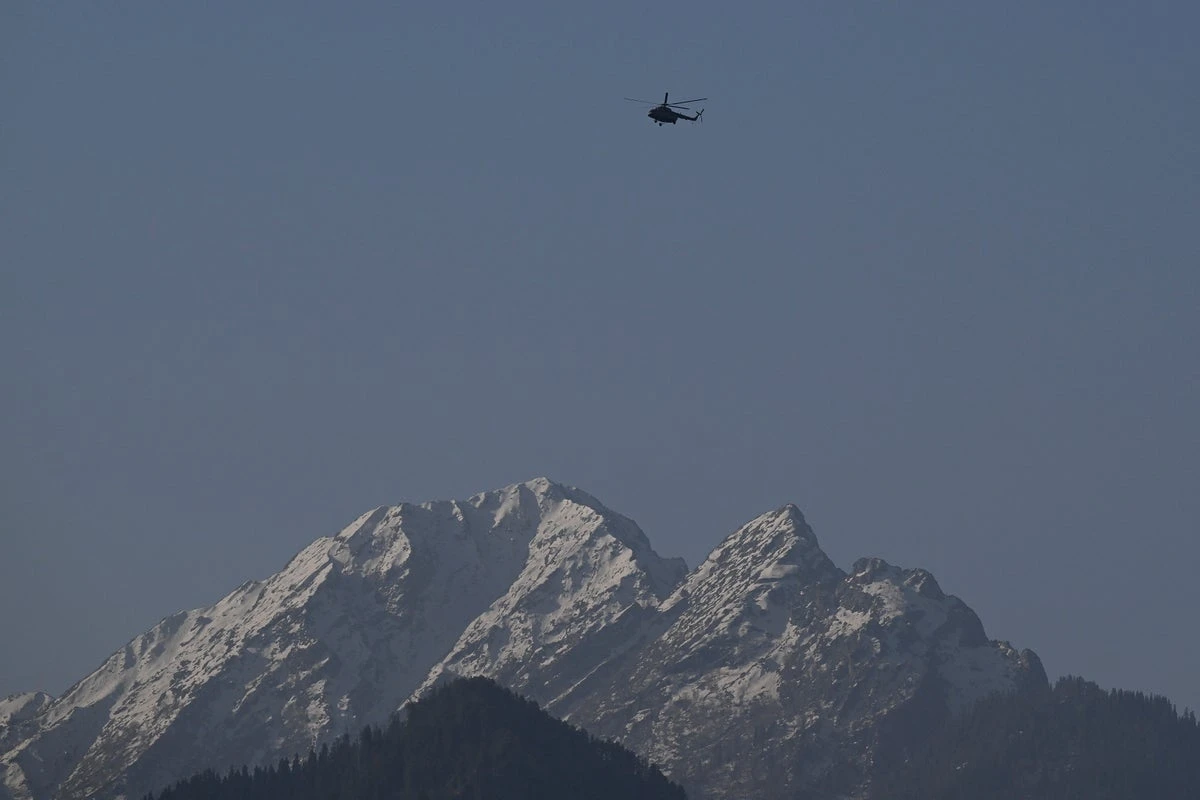 India and Pakistan extend airspace ban after worst violence in decades