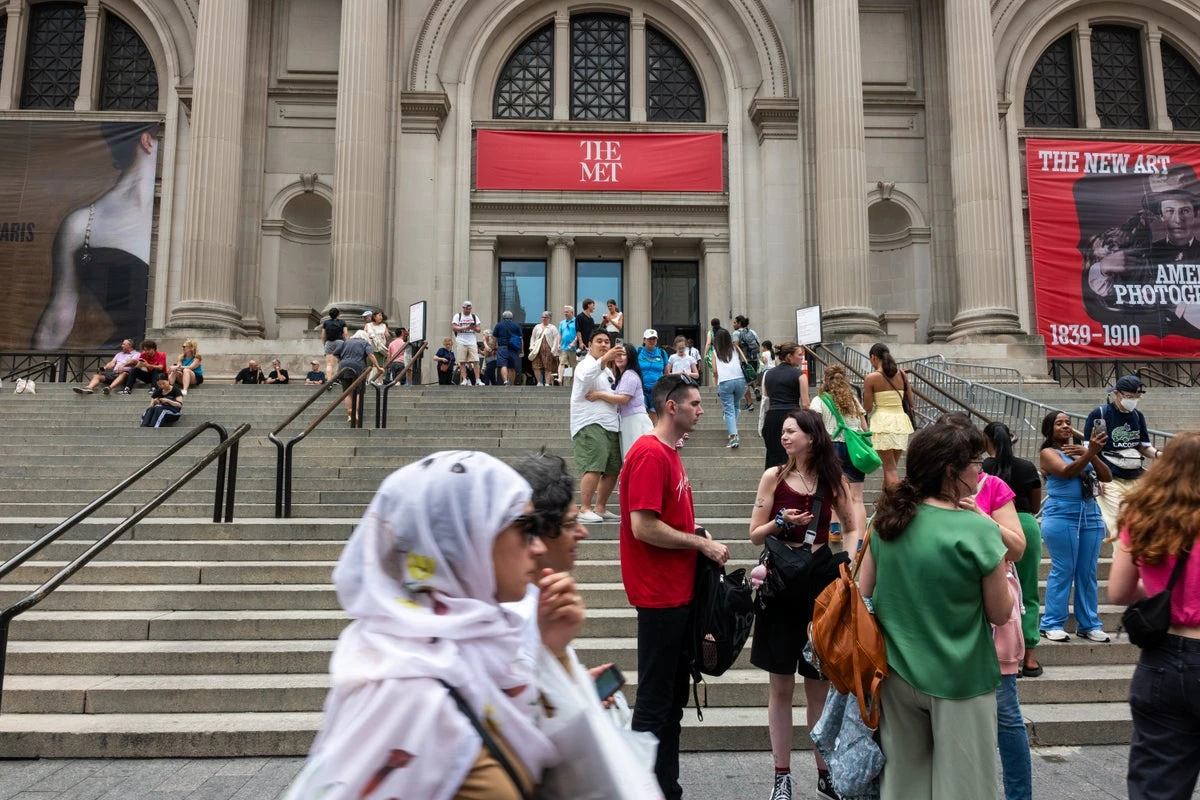 Jewish family sues Met, claims it bought painting looted by Nazis