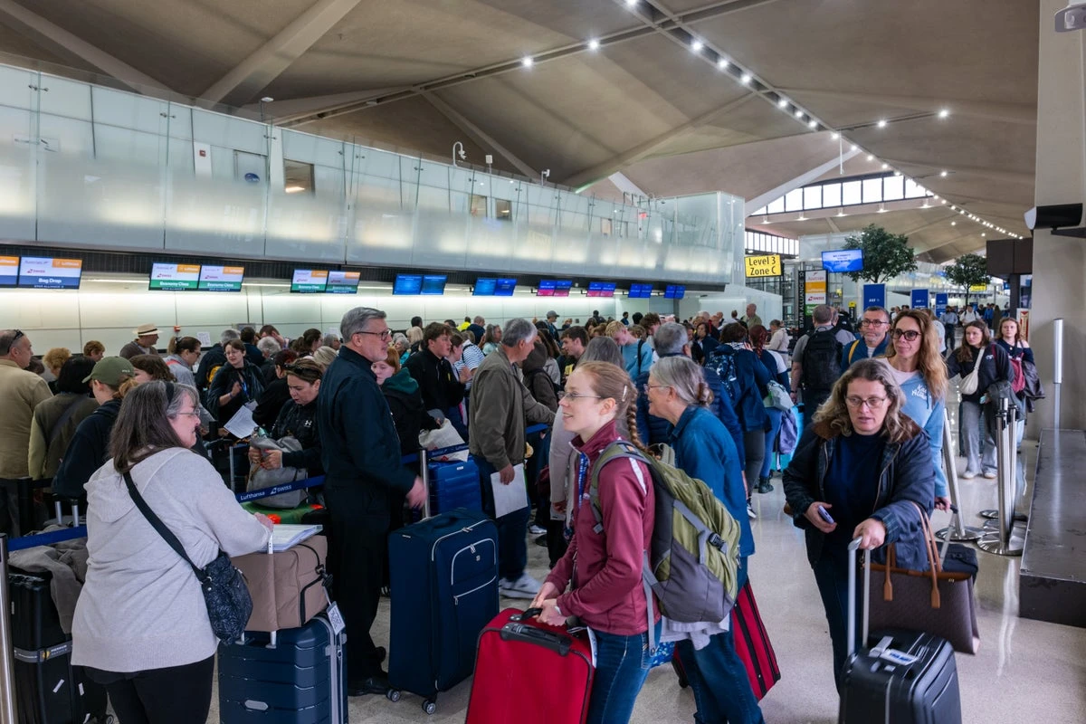 Newark airport chaos has fliers on edge as air traffic problems worsen