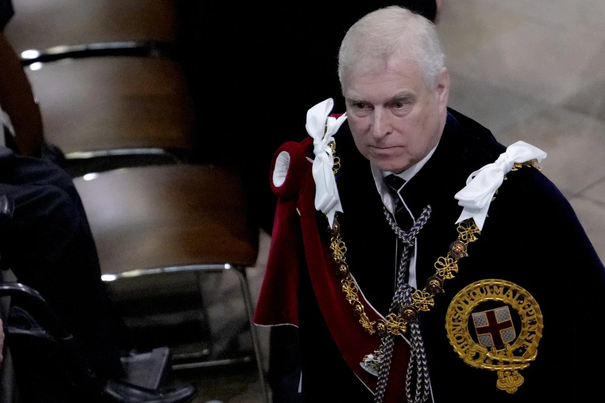 MPs ‘pushing hard’ to open inquiry into Royal Lodge deal: Latest
