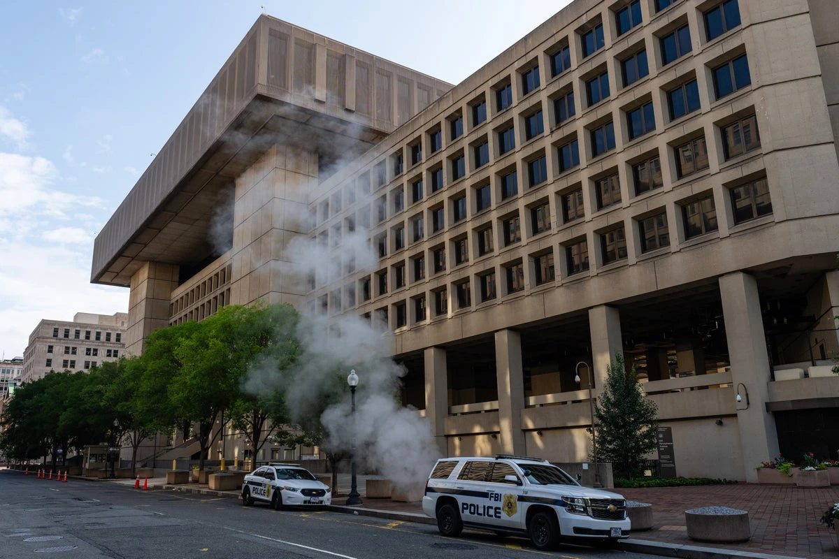 FBI sending 120 agents into DC streets as Trump targets capital crime