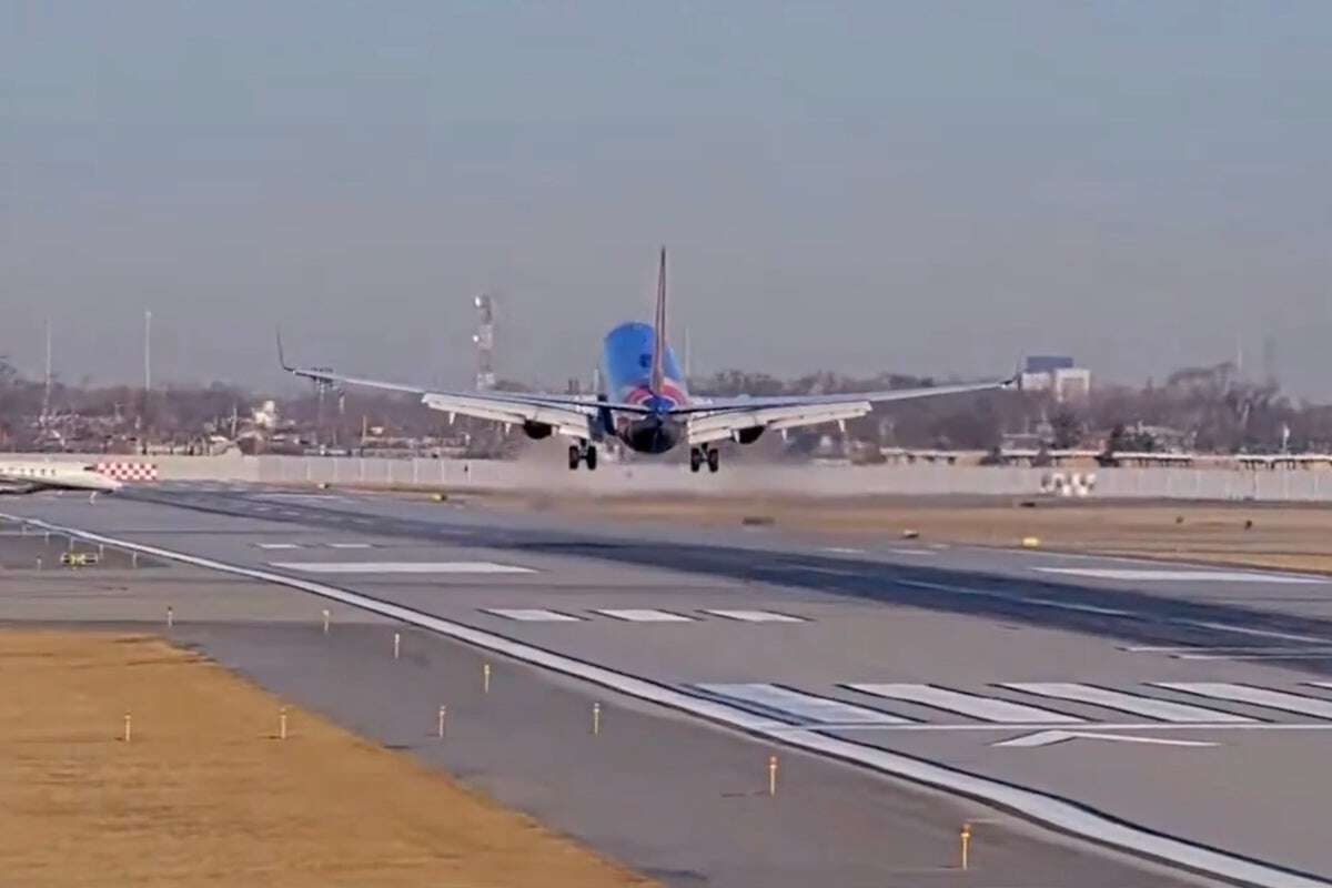 Video shows Southwest plane and jet nearly colliding in Chicago