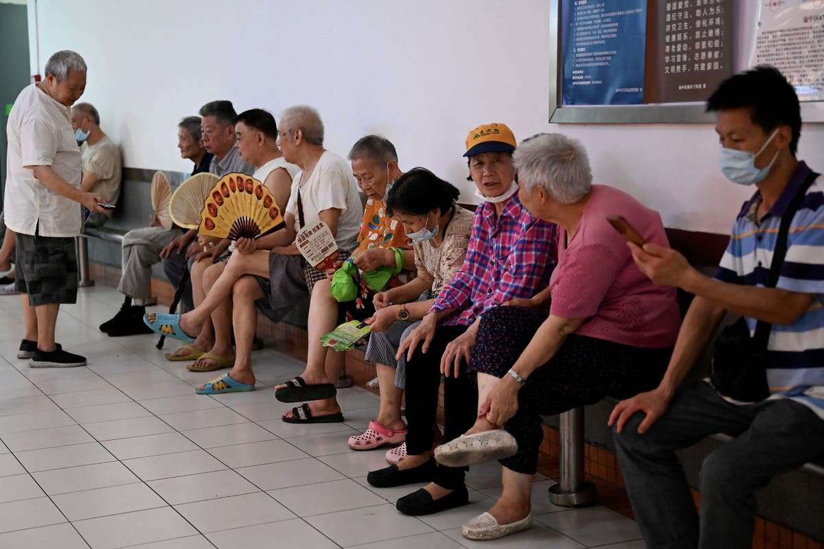 China mulls delaying retirement age amid shrinking working population