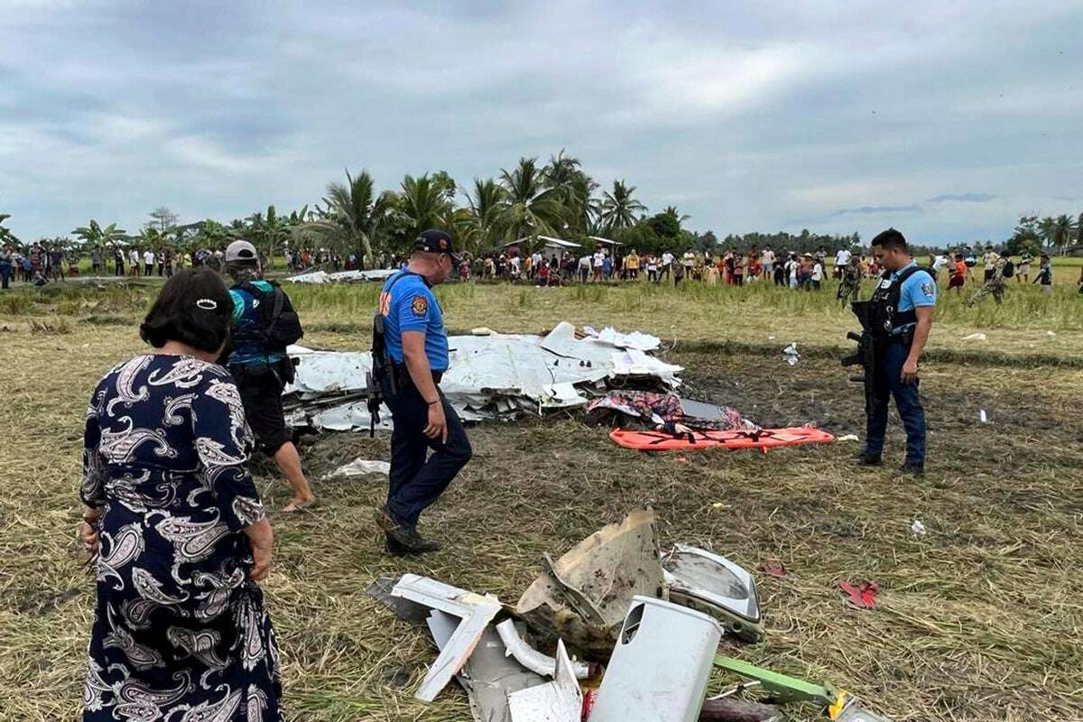 Marine named as one of for people killed in Philippines plane crash