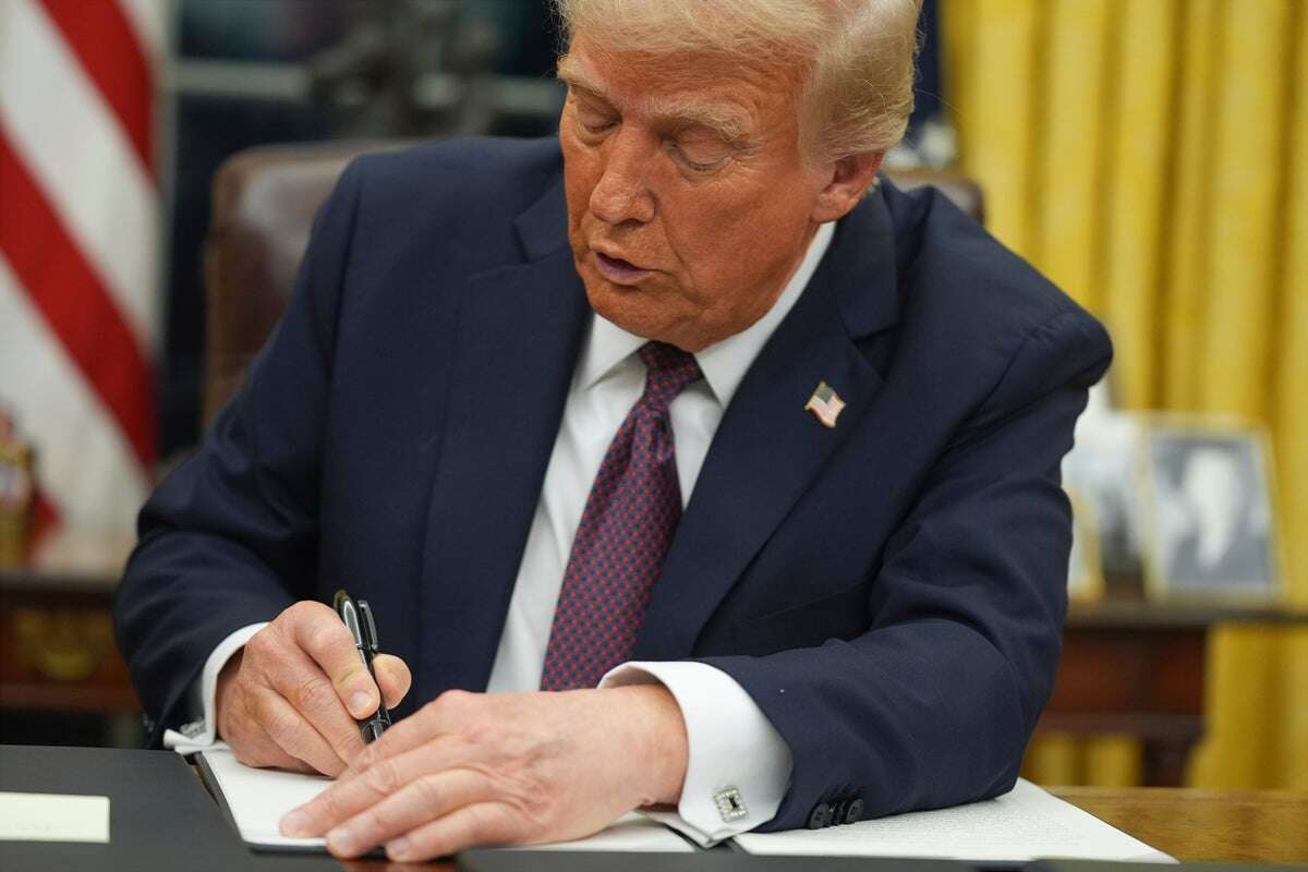 What is an autopen and why is Trump accusing Biden of using one?