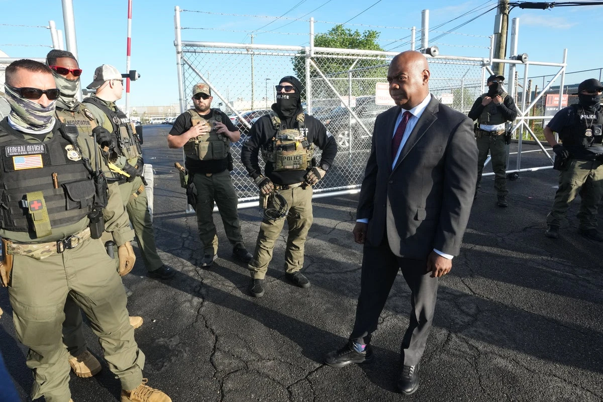 New Jersey mayor arrested outside ICE facility