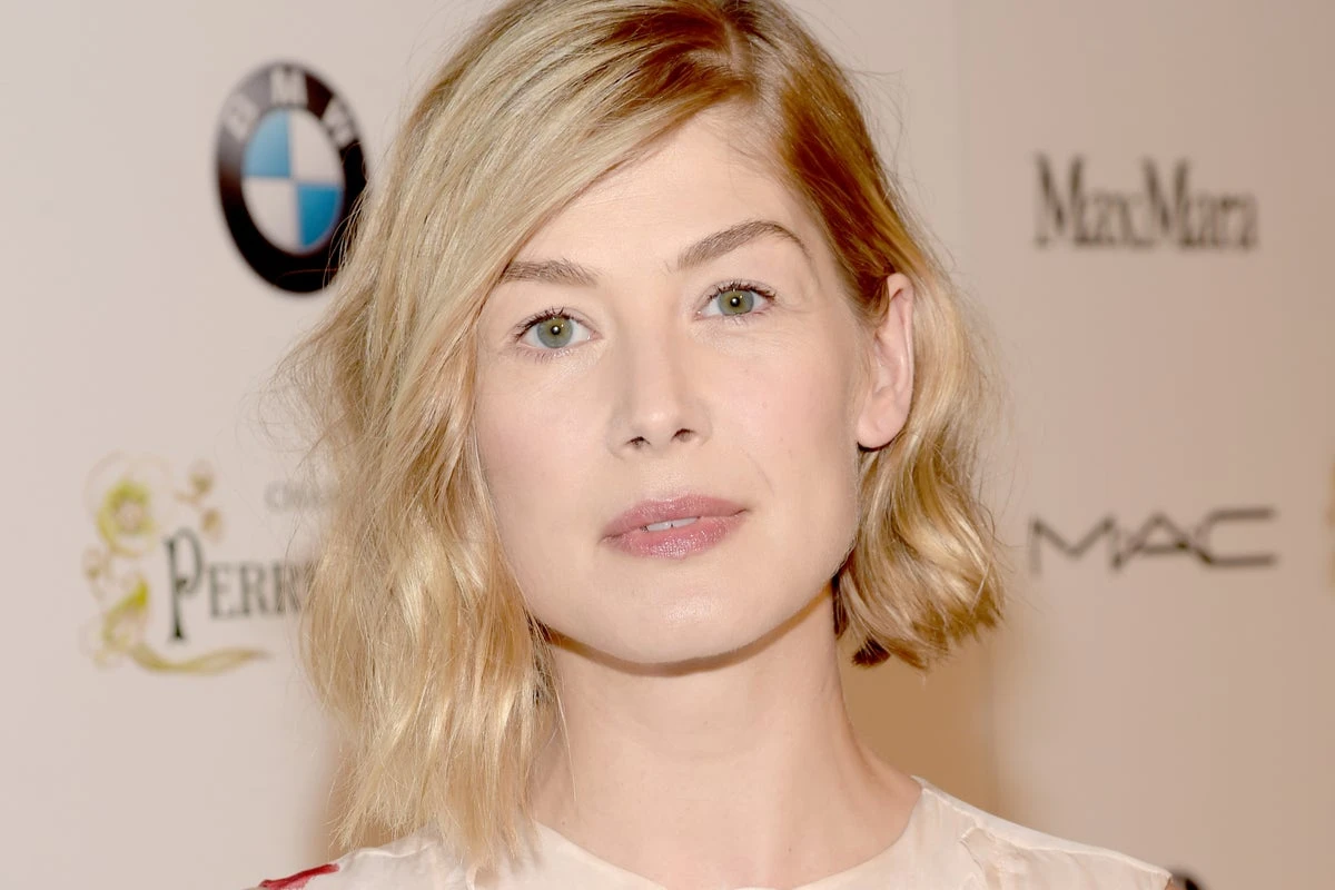 Rosamund Pike reveals terrifying moment she was mugged for her phone