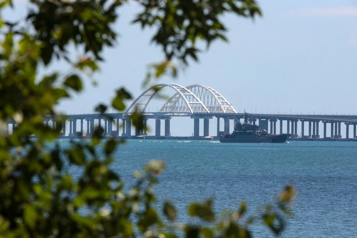 Last Russian naval warship leaves Crimea in win for Ukraine – live