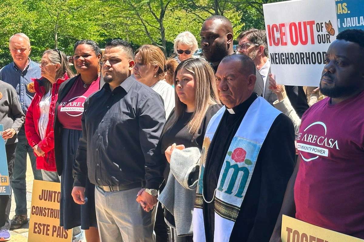 Judge dismisses human smuggling charges against Kilmar Abrego Garcia, who was mistakenly deported