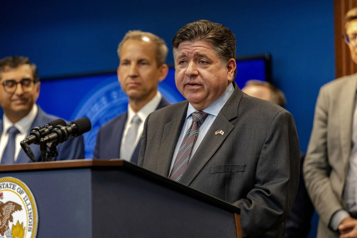 Pritzker begs ICE to pause Chicago operations over Halloween