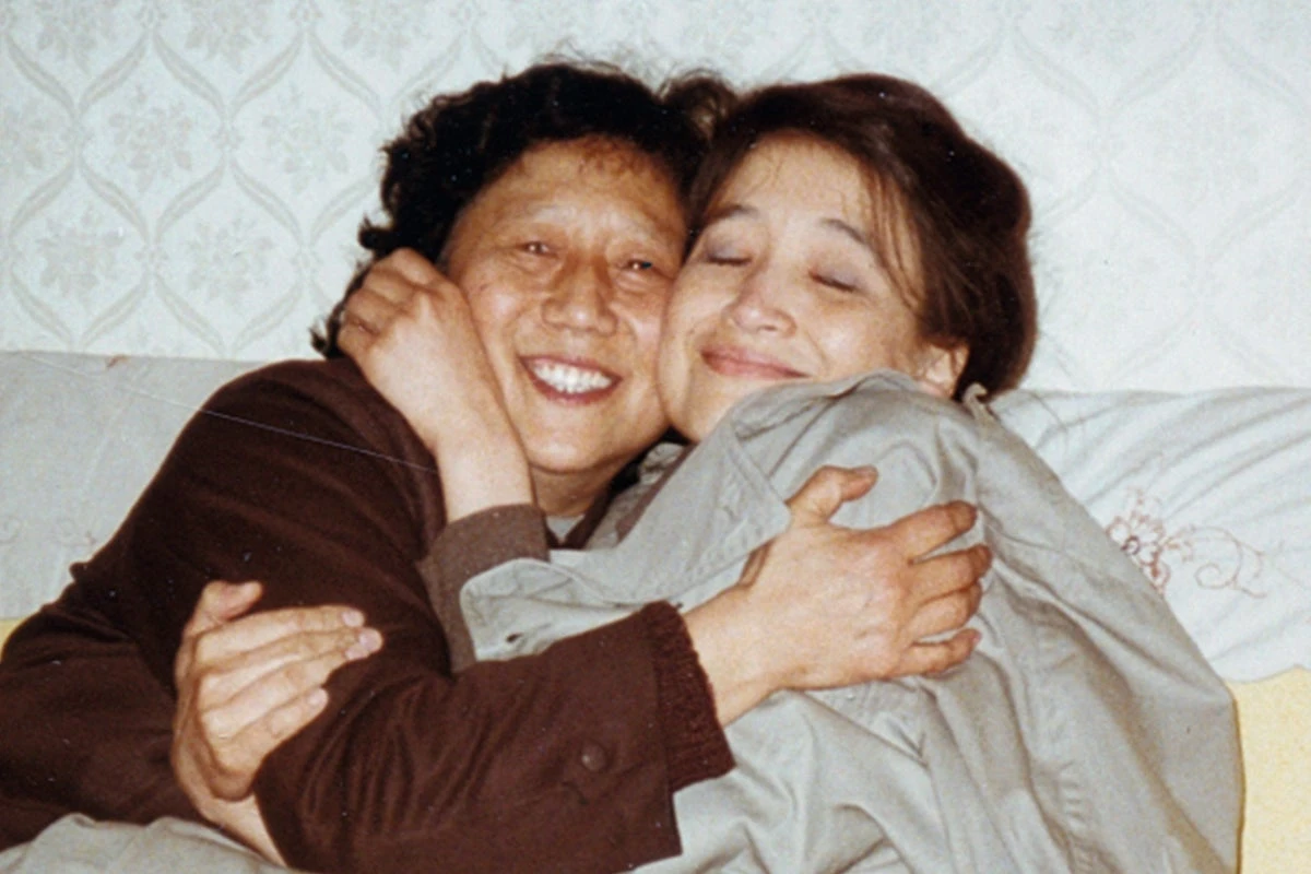 Author says China ‘too dangerous’ to visit her dying mother