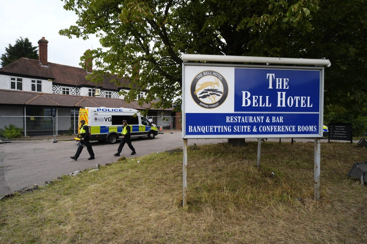 Yvette Cooper tries to halt bid to ban migrants at protest-hit hotel