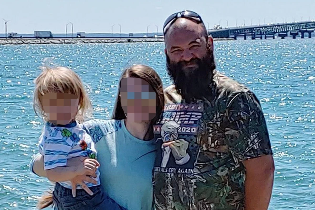 Iraq veteran who shot hundreds of worshippers pictured in Trump shirt