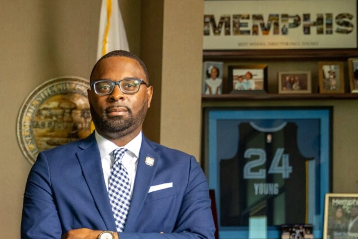 Man arrested after showing up at Memphis mayor’s house with Taser
