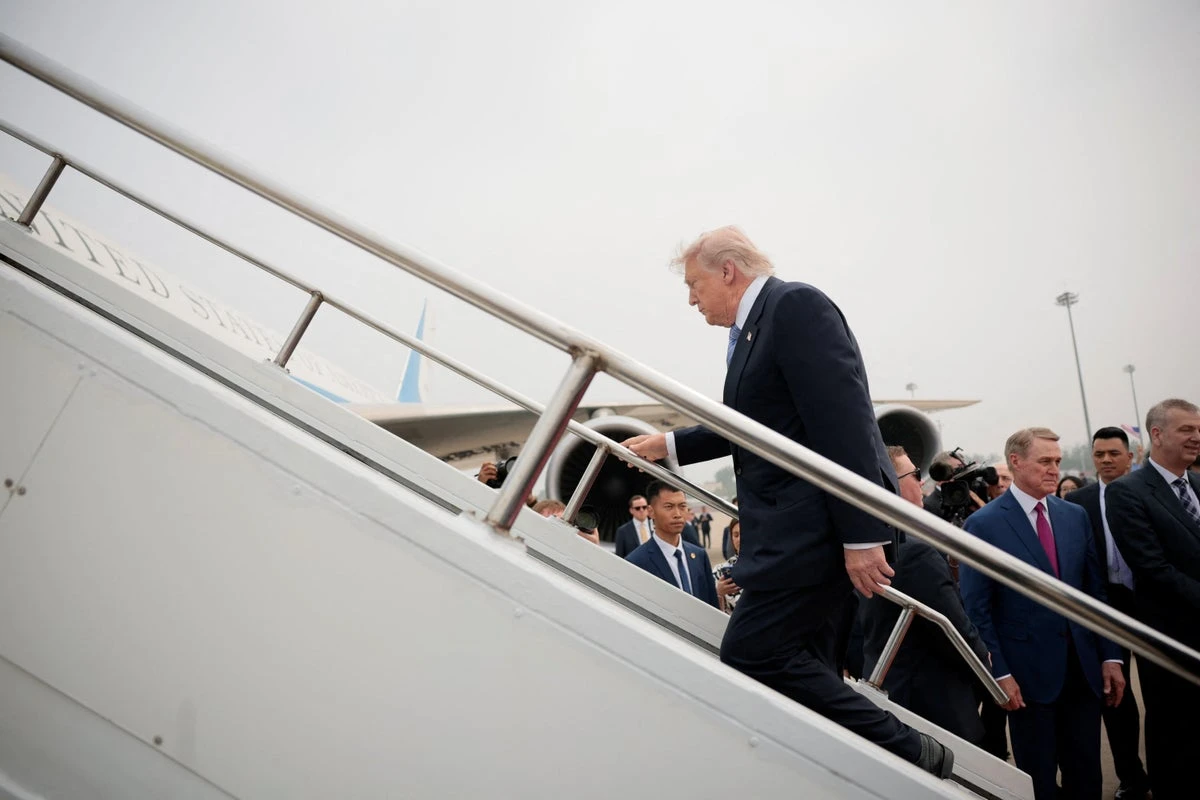 US staffers told to ditch burner phones before leaving Beijing