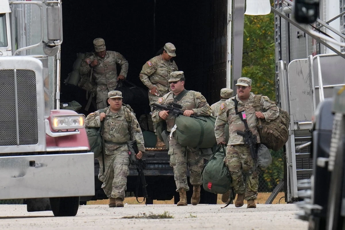 Texas National Guard arrives in Illinois despite lawsuit against Trump