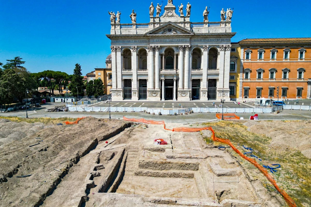 Archaeologists unearth hidden palace under Rome likely home to Popes