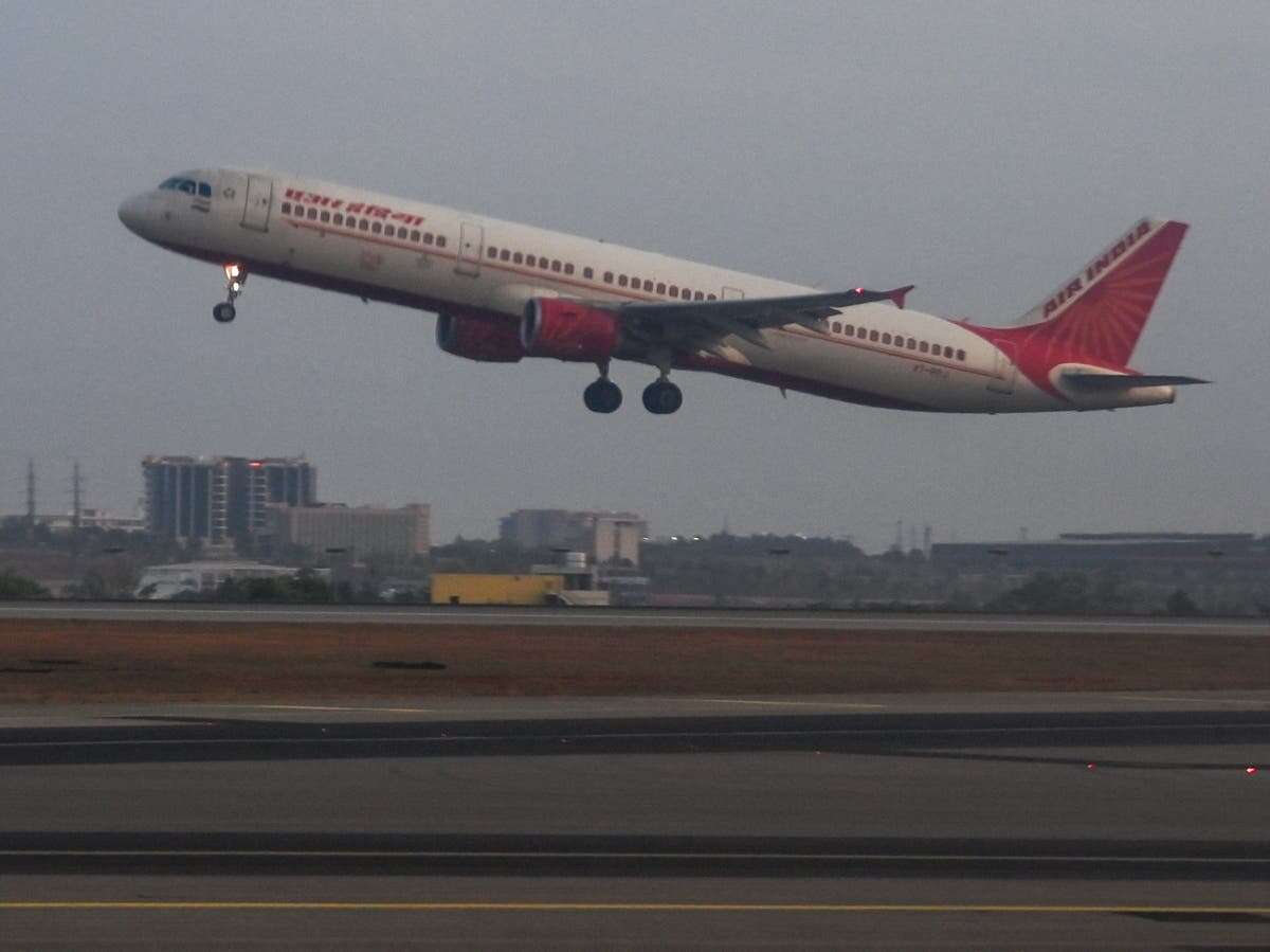 Chaos as pilots refuse to fly after duty hours amid Delhi smog