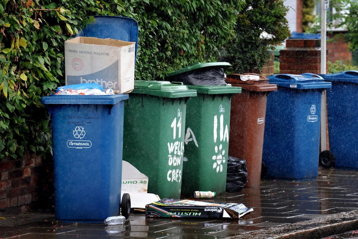 Councils lose over half a million jobs in ten years