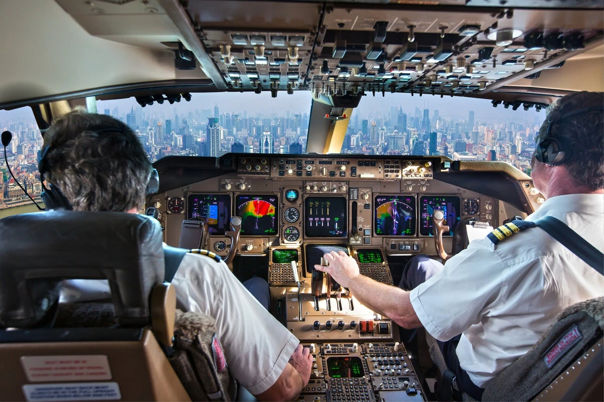 Almost all German pilots admit to napping during flights, survey finds