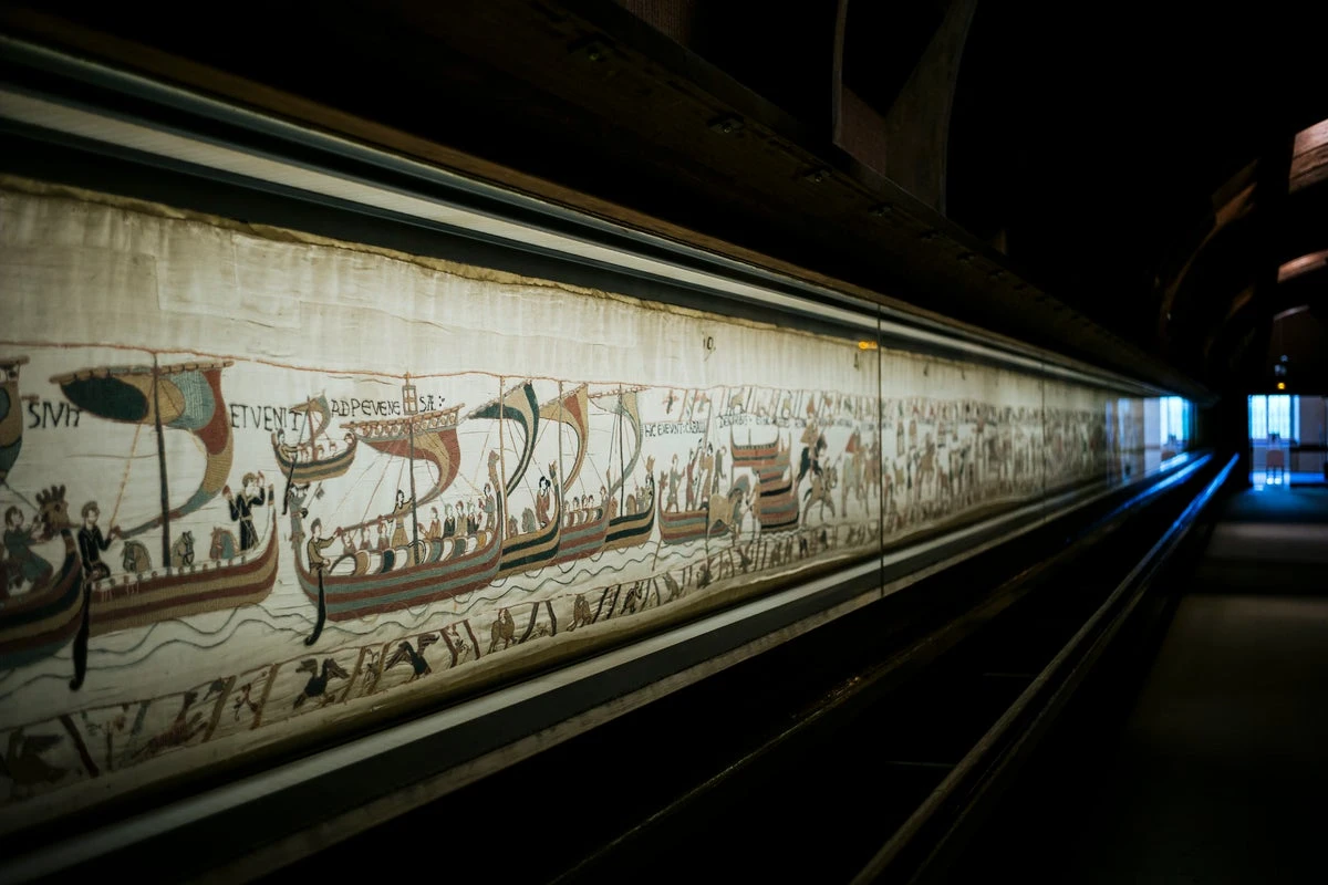 Thousands petition against France loaning Bayeux Tapestry to London