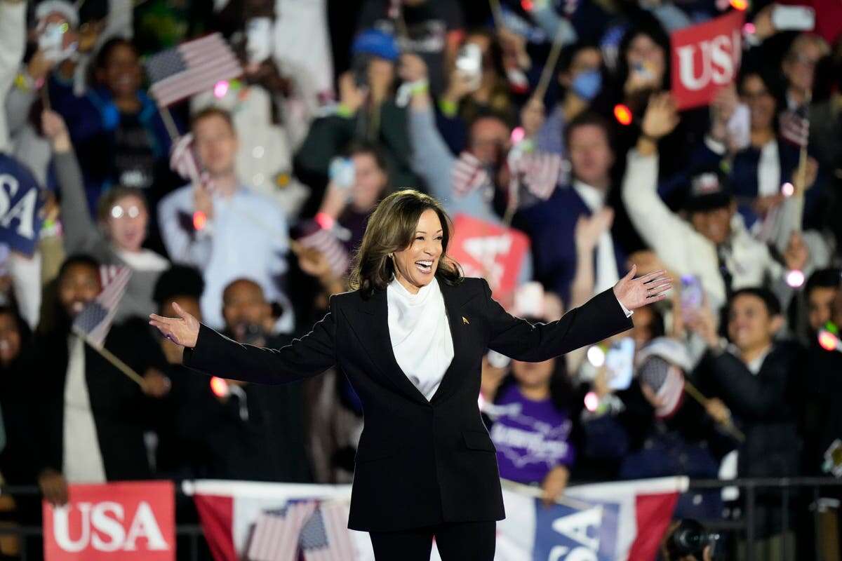 Harris warns America against ‘petty tyrant’ Trump in closing pitch