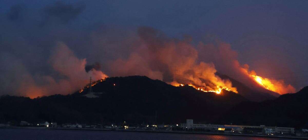 Hundreds evacuate in Japan after new wildfires break out