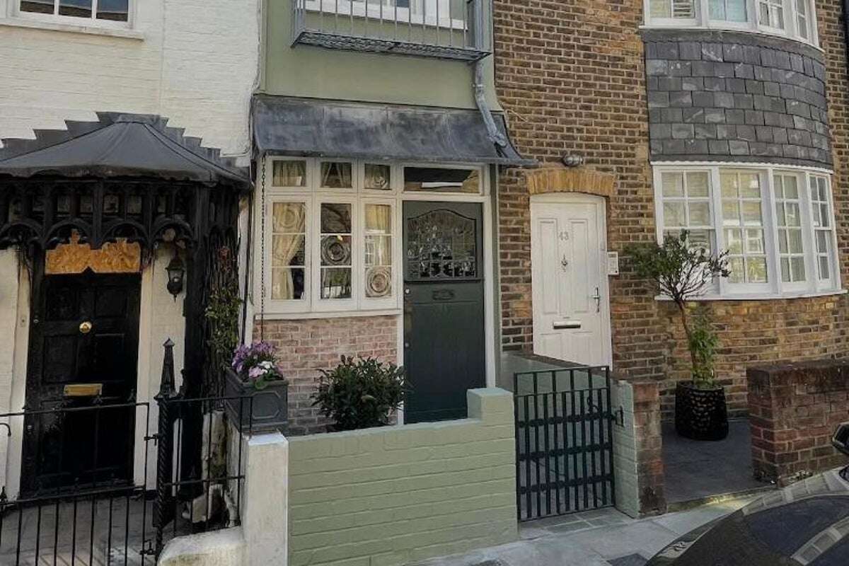 Seven-foot wide London terraced house put on market for £1.25m