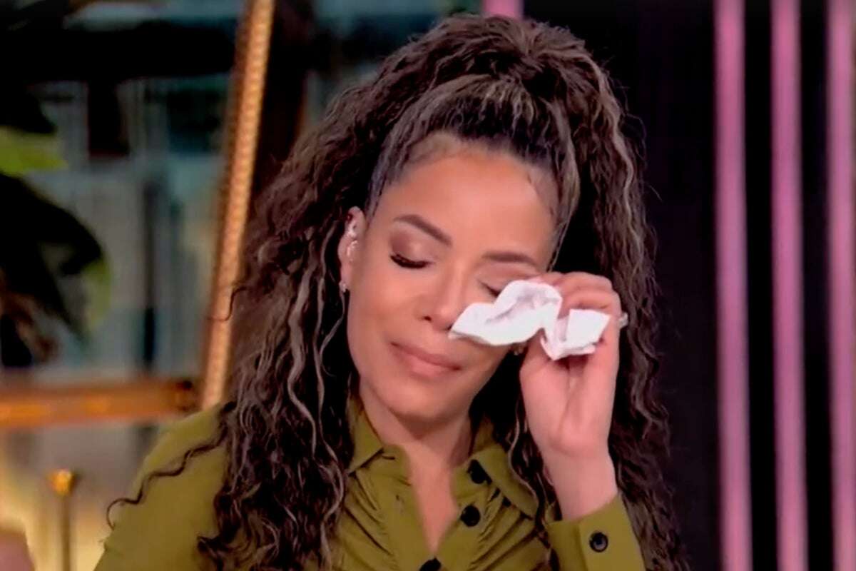 Sunny Hostin tearfully reveals on The View that aunt died last night