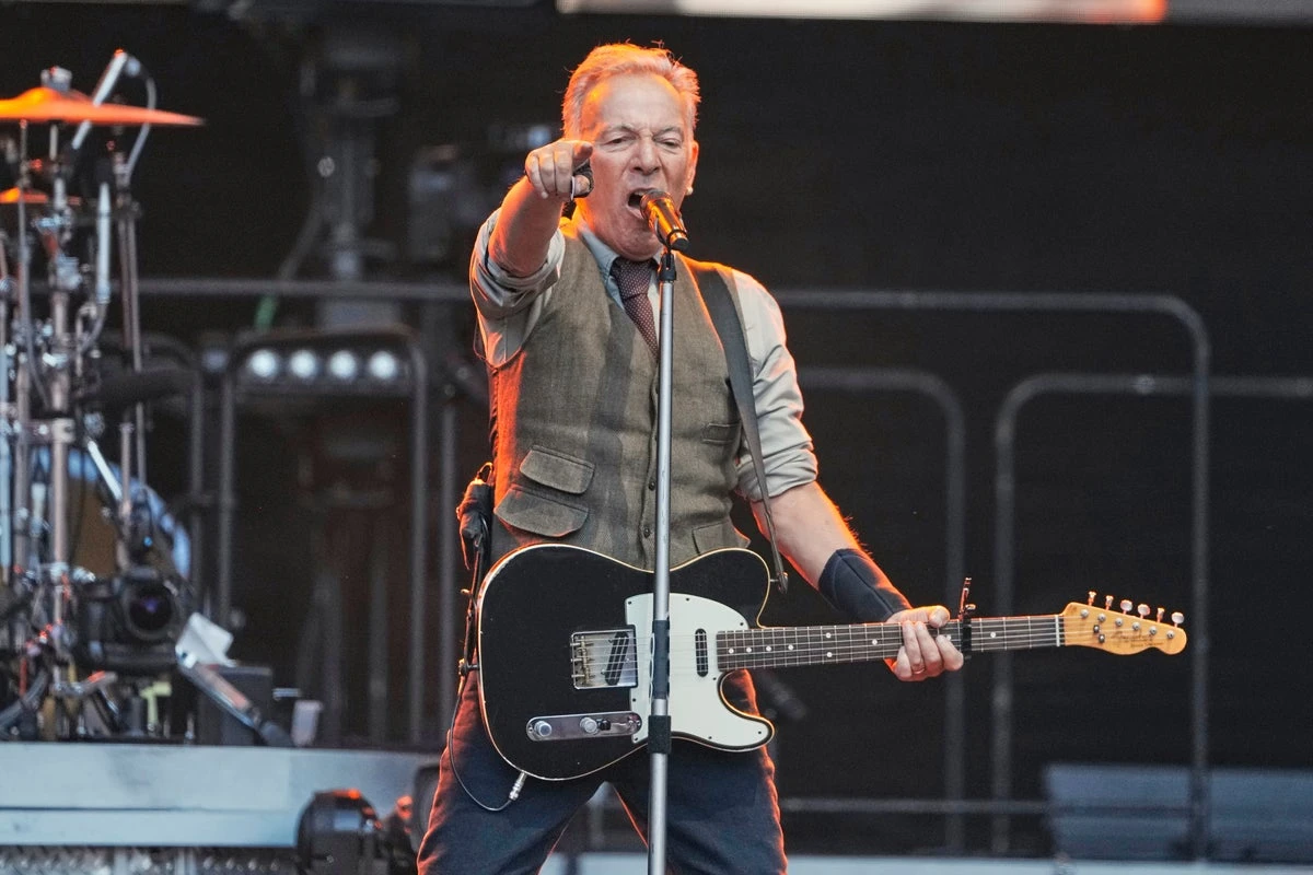 Bruce Springsteen calls new film “anti-biopic”