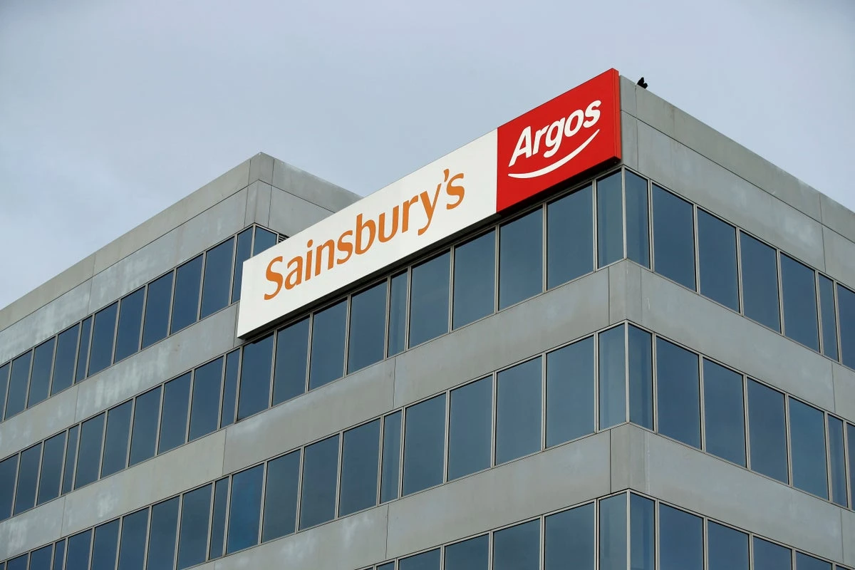 Sainsbury’s shares rise despite Argos sale talks collapsing