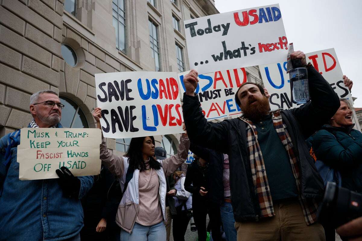 Democrats blocked from USAID HQ as they protest Musk bid to close it