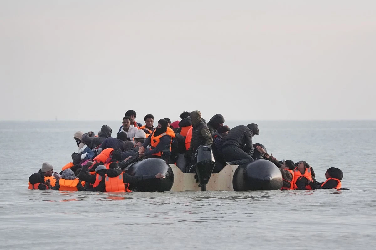 Starmer vows not to ‘massage the figures’ and shut all migrant hotels